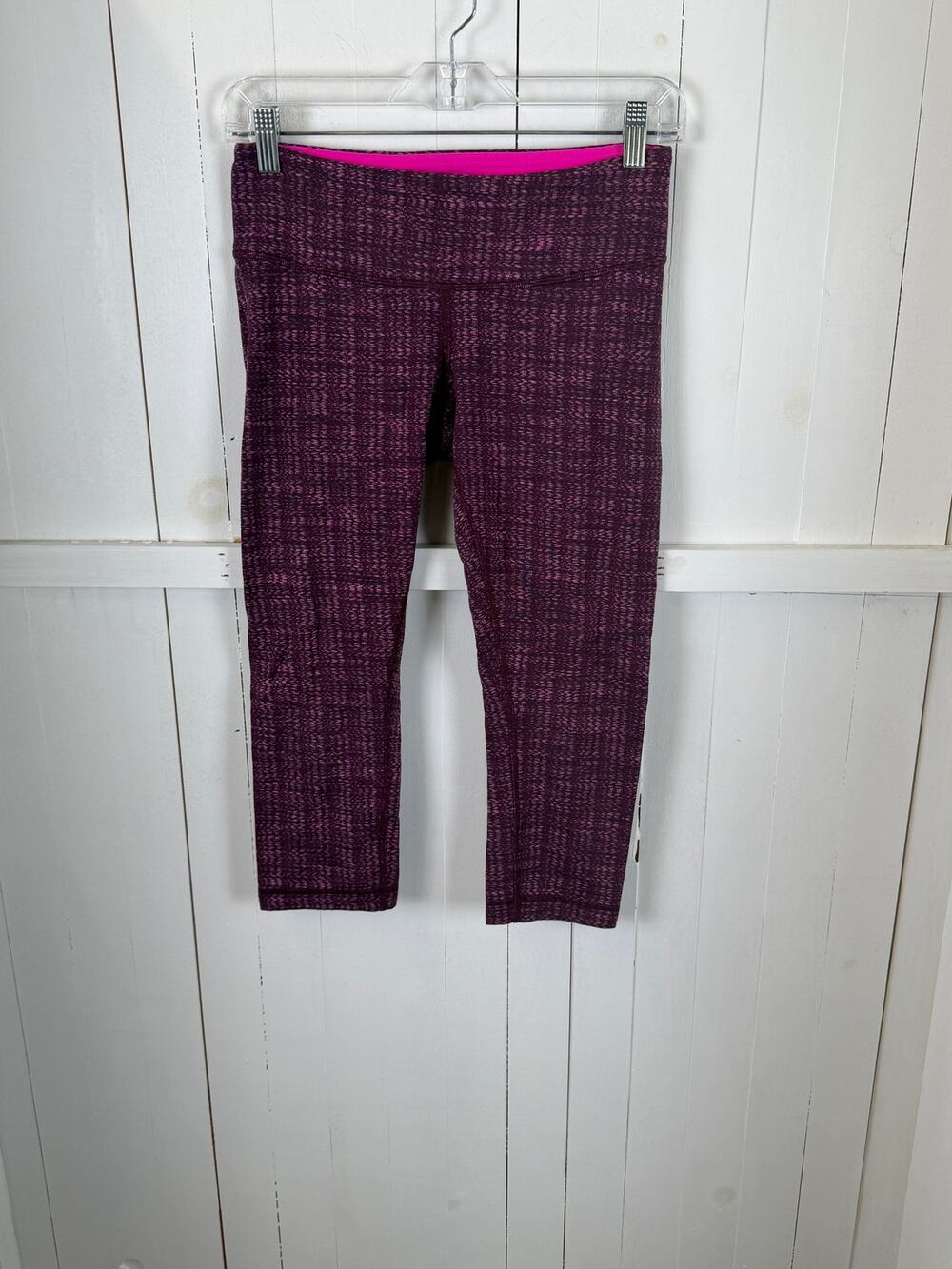 Lululemon Purple Pink Capri Leggings Size 6 Nylon